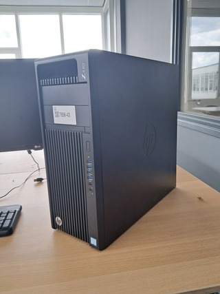 Computer met 2x monitor Hp, Z440