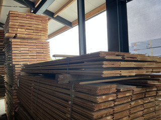 Ca. 40x Douglas veer en groef, 18x165mm, lengte 300cm