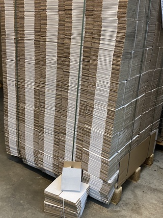 Ca. 2400x Verzenddoosjes , Wit, 132x119x96mm