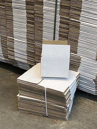 Ca. 2400x Verzenddoosjes , Wit, 132x119x96mm