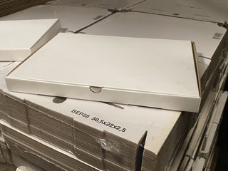 Ca. 750x Verzend (brievenbus) doosjes A4, wit