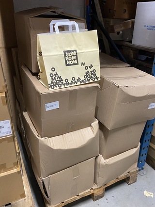 Ca. 10x Dozen a 250 stuks Papieren draagtassen groot