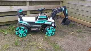 Elektrische kinderauto, 2025