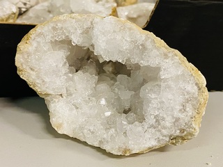 9x Bergkristal geodes
