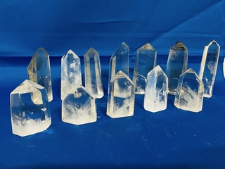 Ca. 12x Bergkristal geslepen punten