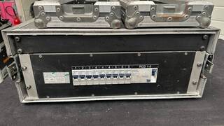 Power distro 32A -> 2x16A, 3xshuko