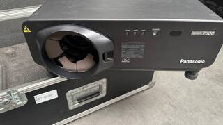 Projector Panasonic,  SXGA+ 7000