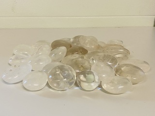 Ca. 33x Bergkristal handsteen