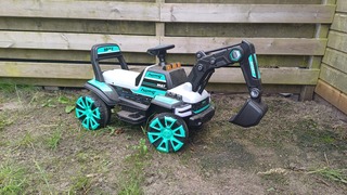 Elektrische kinderauto, 2025