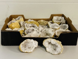 9x Bergkristal geodes