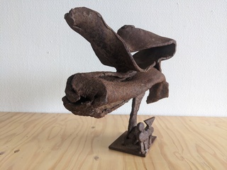 ijzeren beeld, Theo Niemeijer, hoogte ca 30 cm/breedte 38 cm