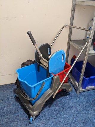 Inhoud schoonmaakkast