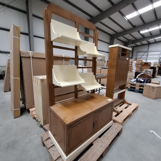 Schappen wandkast Authentic Models, Confident