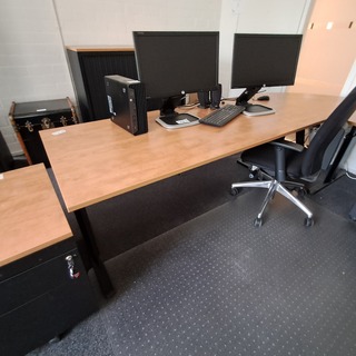 Bureau opstelling Inofec, beuken