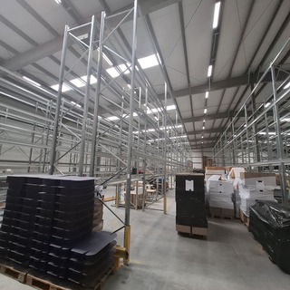 Dubbele magazijnstelling, opgesteld ca. 32meter Dexion, metaal