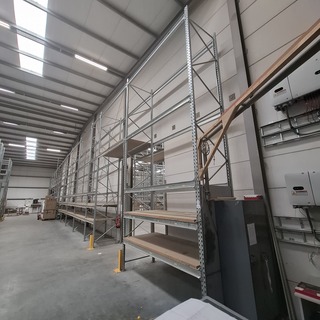 Enkele magazijnstelling, opgesteld ca. 30meter Dexion, metaal