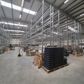 Dubbele magazijnstelling, opgesteld ca. 32meter Dexion, metaal