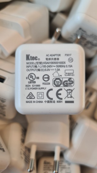 Ca. 50x Partij voeding adapter USB 5V 1A Ktec, wit