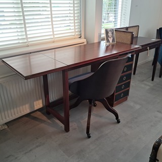 2x schrijfdesk / sidetable Authentic Models
