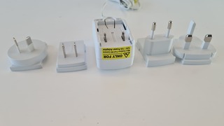 Ca. 30x Voeding adapter 12V 1A wit