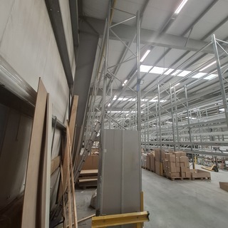 Enkele magazijnstelling, opgesteld ca. 48meter Dexion, metaal