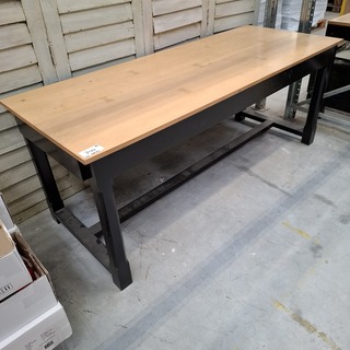 2 Tafel Authentic Models, two tone