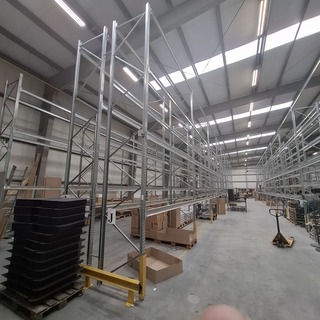 Dubbele magazijnstelling, opgesteld ca. 32meter Dexion, metaal