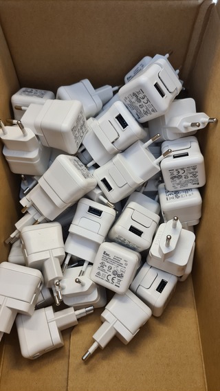 Ca. 66x Partij voeding adapter USB 5V 1A Ktec, wit