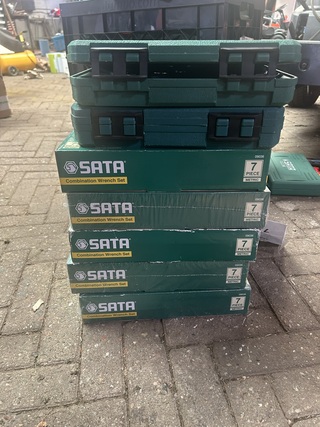 8x steek sleutelset in koffer , Sata