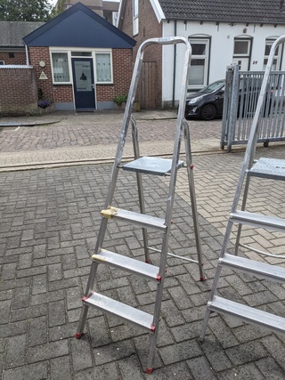 2x Werktrap 3 treeds met bordes