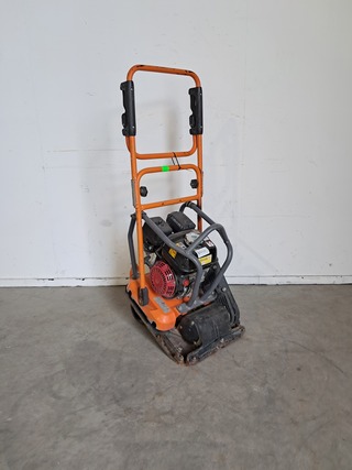 Trilplaat 16kN benzine Atlas Copco, LF 80, bouwjaar 2016