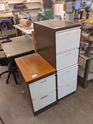 2x Werkplaats ladekast met inhoud