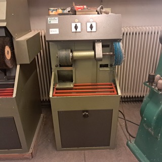 Schoenmaker schuur/slijpmachine Globus