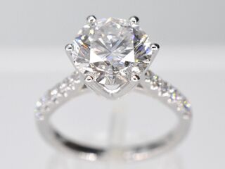 Witgouden ring met een diamant van 3.01 carat