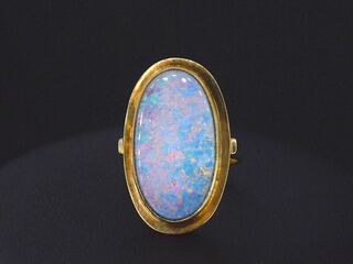Gouden ring met doublet opaal