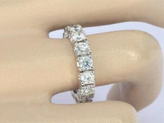 Exclusieve witgouden alliance ring met diamanten