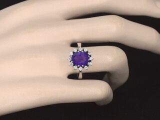 Witgouden ring met diamanten en amethist