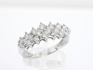 Witgouden ring met briljant geslepen diamanten