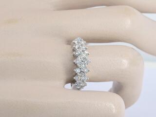 Witgouden ring met briljant geslepen diamanten