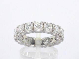 Exclusieve witgouden alliance ring met diamanten