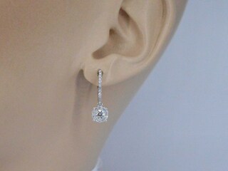 Oorbellen met briljant geslepen diamanten