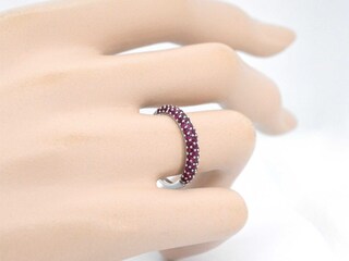 Witgouden ring met robijnen
