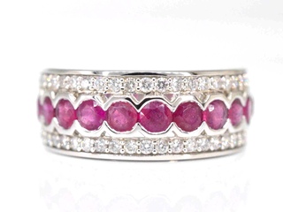 Witgouden pave ring met diamanten en robijn