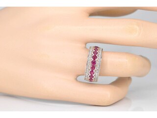 Witgouden pave ring met diamanten en robijn