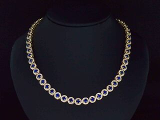 Gouden collier volledig met witte diamanten en saffieren 17.00 carat