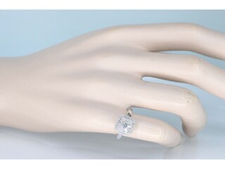 Witgouden entourage ring met diamanten