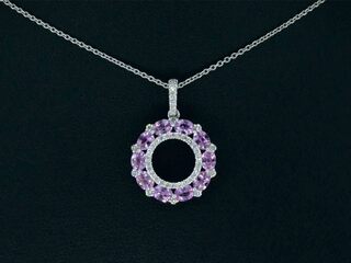 Witgouden hanger met roze saffieren en diamanten in een cirkel gezet