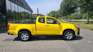 Bedrijfsauto ISUZU, D-Max 2.5 Extended Cab LS, bouwjaar 2015