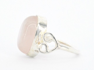 Zilveren ring met roze quartz