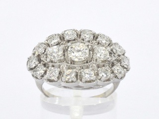 Unieke ovale art Noveau ring handvervaardigd uit 18 carat witgoud met